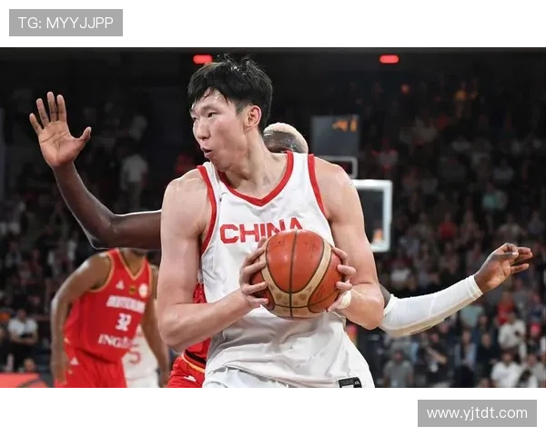 中国男篮迎战世界杯四强，赵继伟与周琦表现亮眼，助力球队冲击前四目标