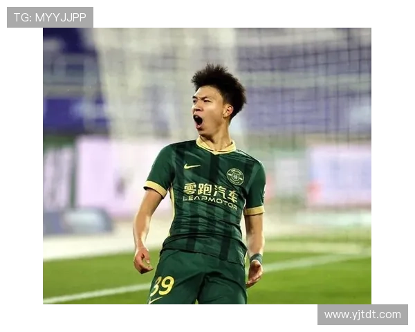 中国足球新星崭露头角 世界杯预选赛迎来关键战役球迷期待激烈对决