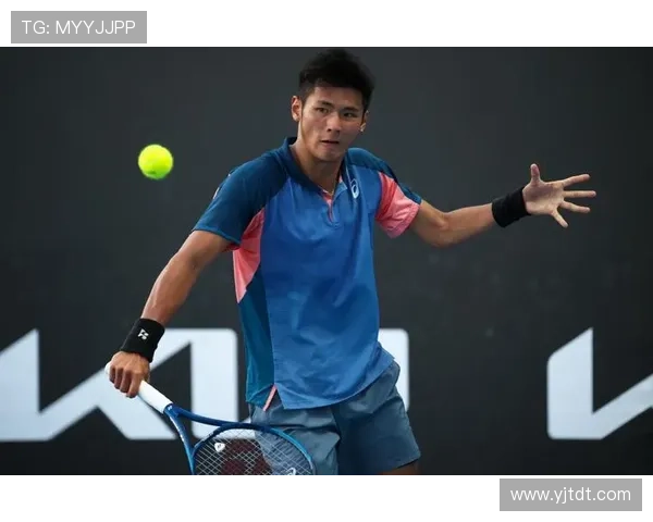 2025年网球赛季揭幕战激烈开赛 赛场新星崭露头角